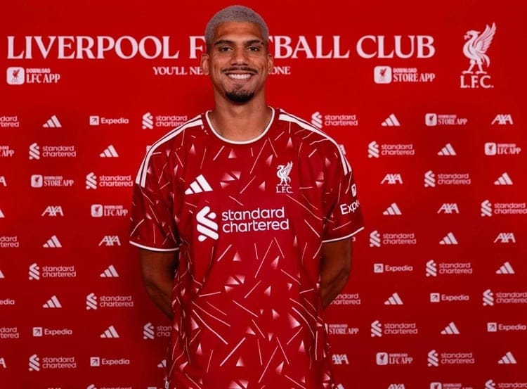 ليفربول يعلن التعاقد مع أراوخو من برشلونة على سبيل الإعارة