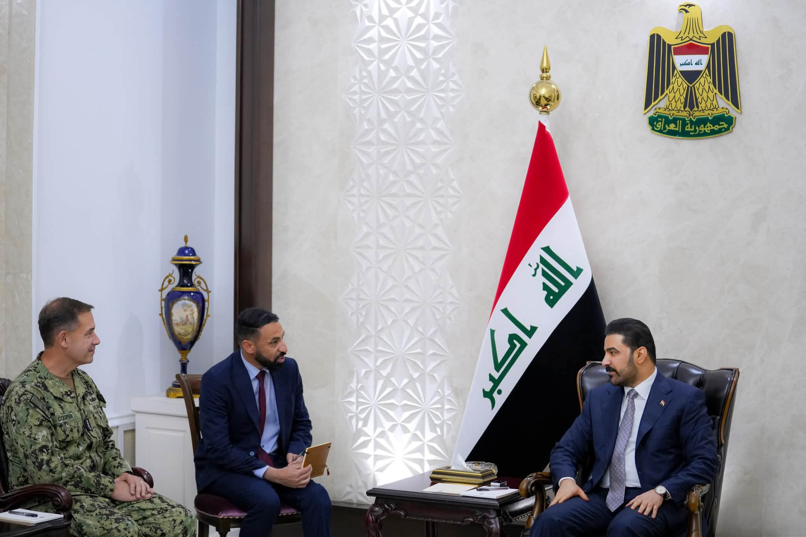 استقبل رئيس مجلس الوزراء السيد علي فالح الزيدي، اليوم الأربعاء، قائد القيادة المركزية الأمريكية السيد تشارلز براد كوبر.
