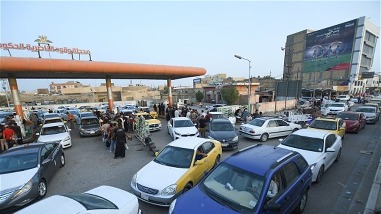 النفط تطمئن المواطنين: بدء ضخ البنزين للمحطات والتحسن ملموس غداً.