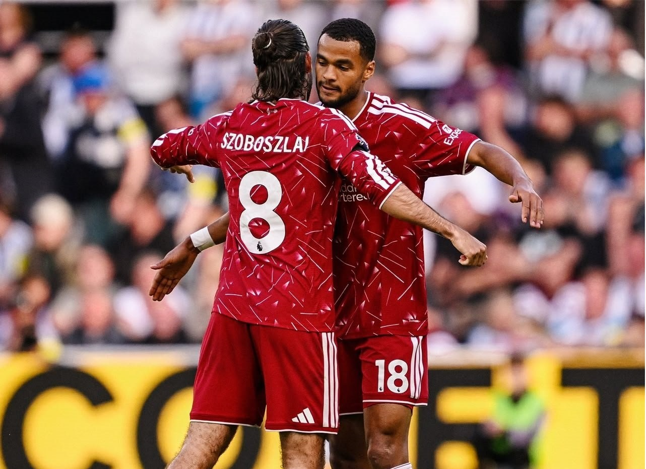 ليفربول ينتزع التعادل من نيوكاسل في الوقت القاتل بالدوري الإنجليزي