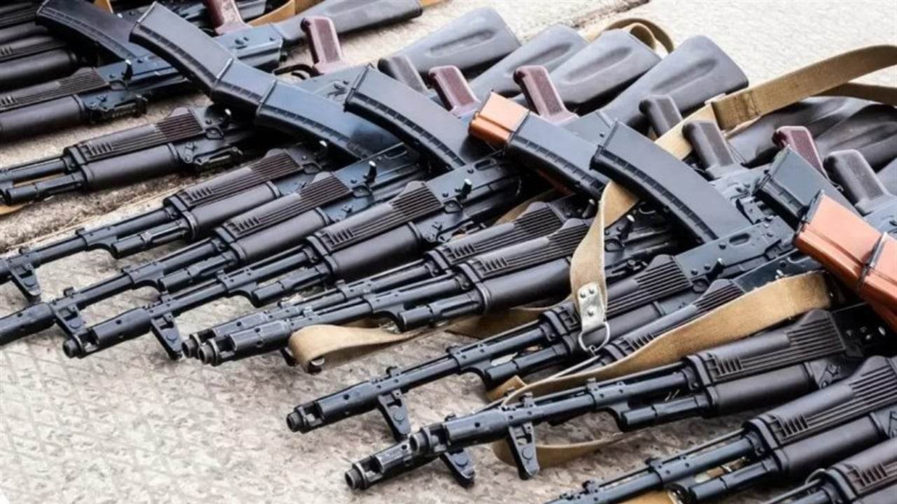 تسليم سلاح فصائل بالعراق.. «إشارات إيجابية» تفتح الطريق أمام حصر السلاح