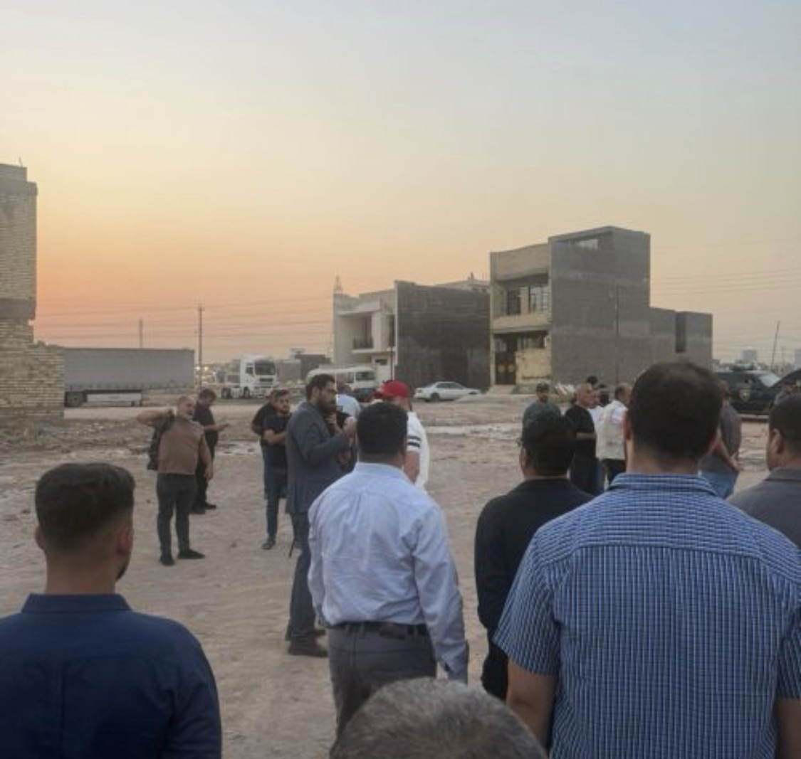 بعد حادثة الأمس.. أصحاب الأراضي الأصليين يتظاهرون في منطقة كرارة بالدورة للمطالبة باستعادتها من المتجاوزين