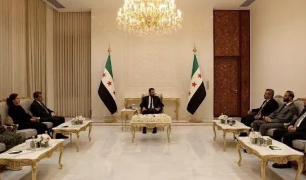 إعلام عبري: اتفاق دمشق و”قسد” يقوض رهان إسرائيل على تقسيم سوريا