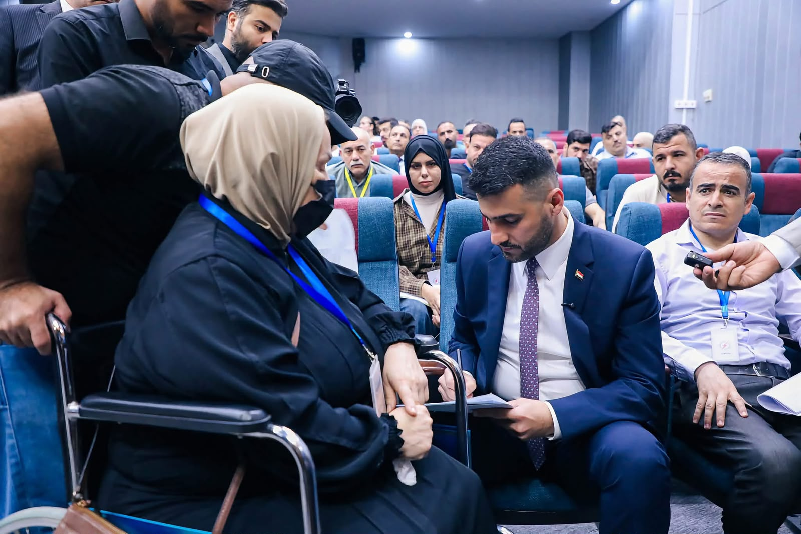 وزيرالكهرباء يطلق منصة الشكاوي للمواطنين وموظفي الوزارة
