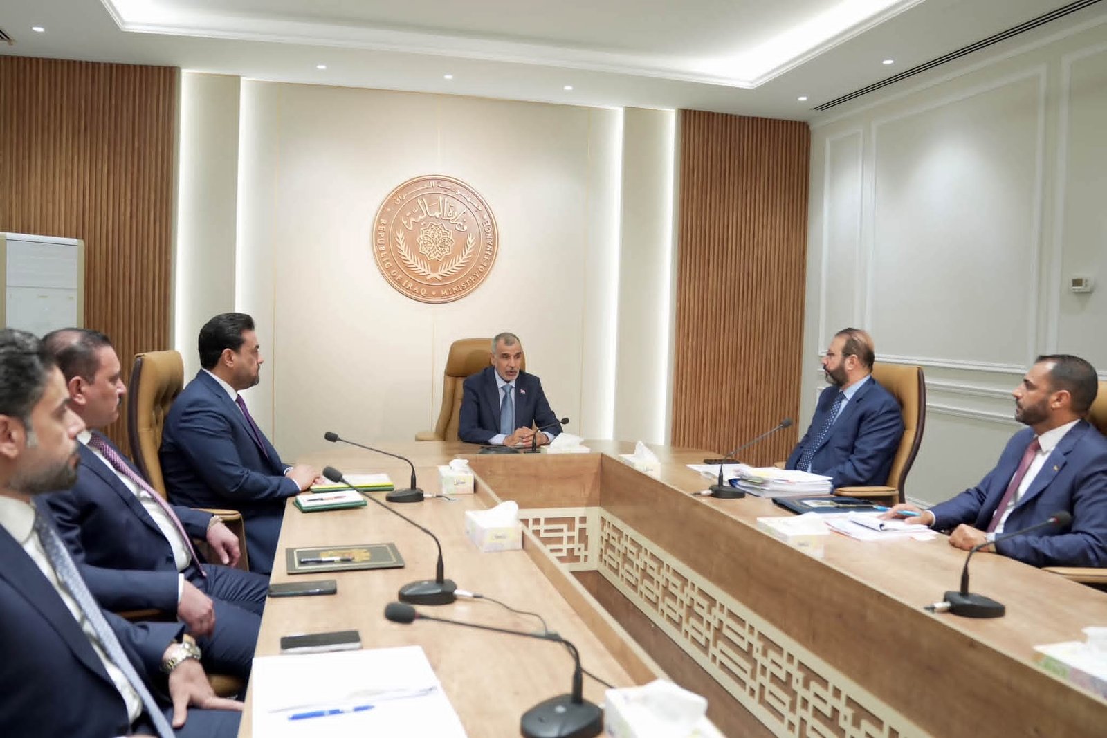 محافظ الأنبار يتابع ملف ذوي الشهداء والمصابين ويعلن إيقاف إجراءات إنذارات استرداد الأموال