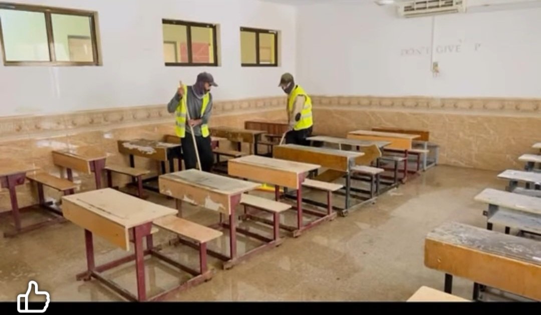 بتوجيه من محافظ البصرة و متابعة من نائبه الإداري .. خلية البصرة تنفذ حملة تطوعية كبيرة لتنظيف وتأهيل عدد كبير من المدارس و توفير عدد من احتياجاتها