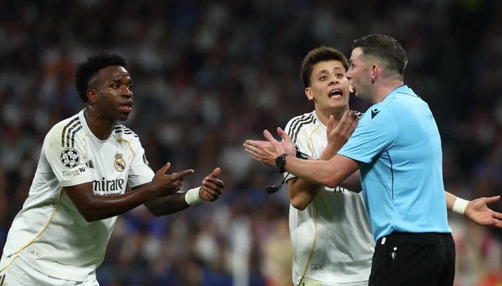 خسارتان في برنابيو.. مايكل أوليفر يدير مباراة ريال مدريد ضد إنتر