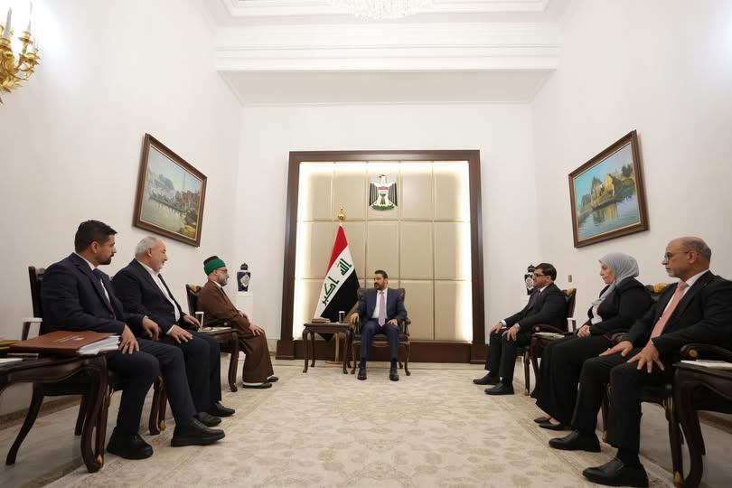 رئيس الوزراء يستقبل وفد العتبة العباسية ويؤكد دعم الحكومة لمشاريعها الخدمية والعمرانية