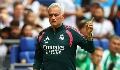 مورينيو يعتذر لجماهير ريال مدريد رغم رباعية فايكانو