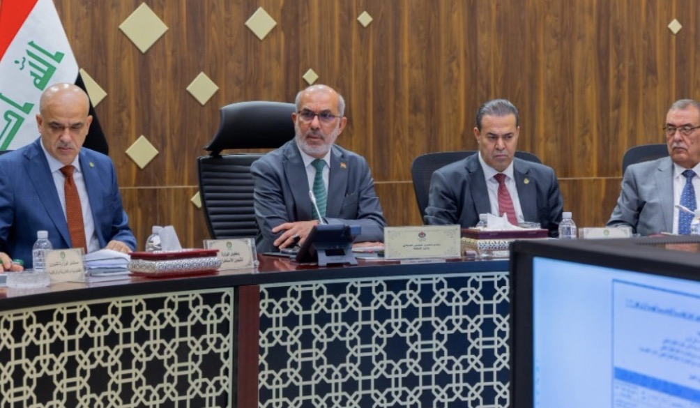 وزير النفط يؤكد أهمية معالجة المعوقات وزيادة الإنتاج والتصدير لدعم الموازنة العامة