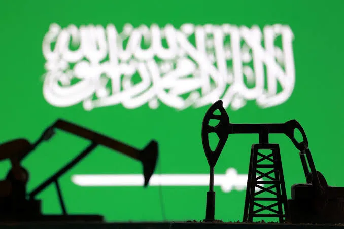 60 مليون برميل مبيعات السعودية من النفط عبر هرمز في أيلول وتشرين الأول