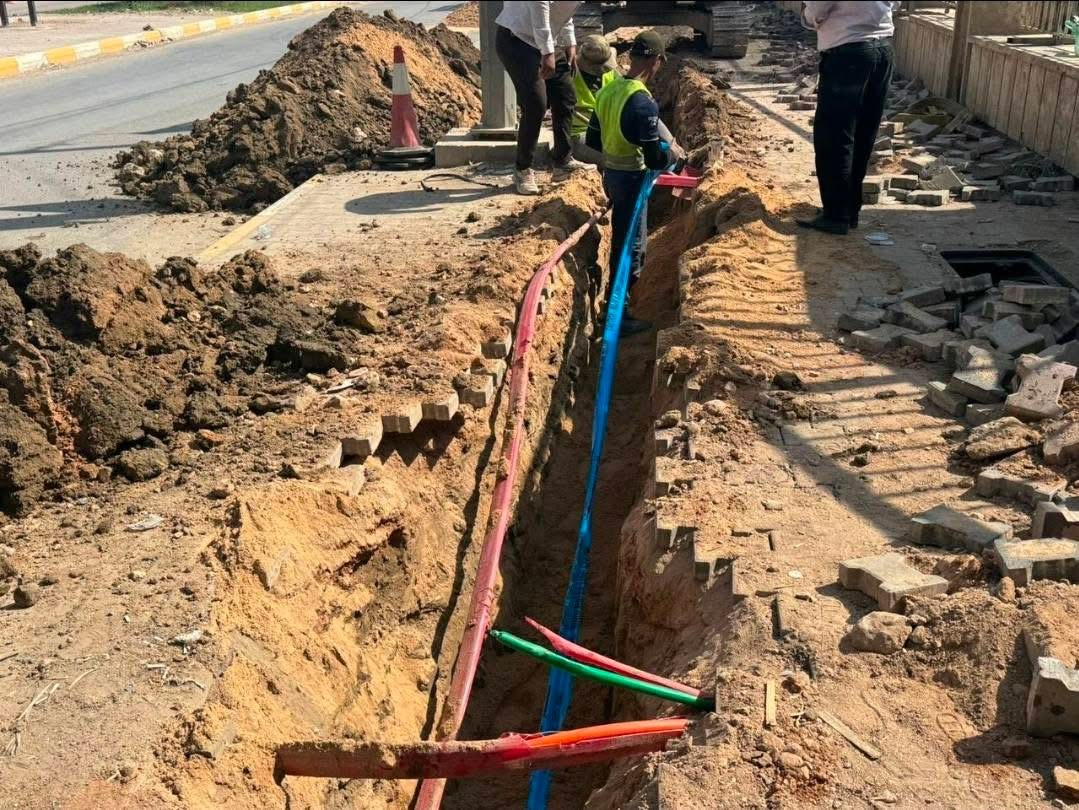 المباشرة باعمال مشروع الخطوط الناقلة للماء في الديوانية