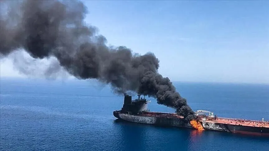 هيئة بريطانية تعلن عن استهداف ناقلتي نفط وغاز مسال أثناء عبورهما مضيق هرمز