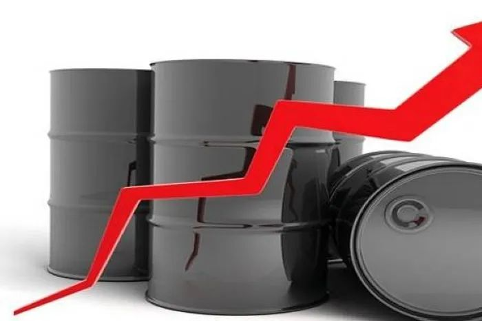 النفط يرتفع 2 بالمئة بعد تعليق الصين لصادرات الوقود