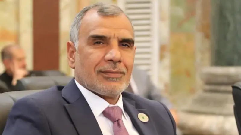 وزير المالية : ملتزمون بدفع الرواتب شهريا