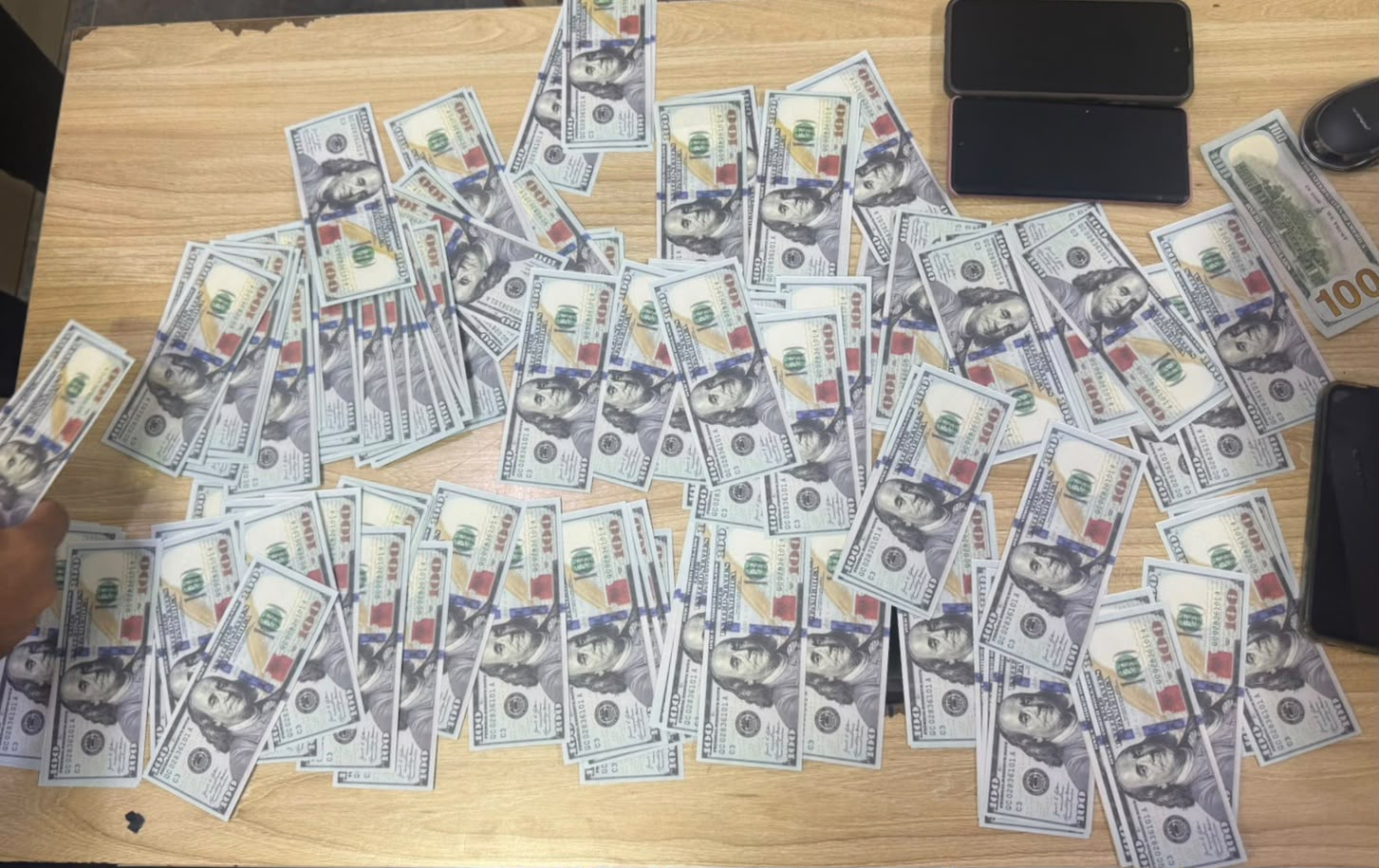 بابل : اعتقال عصابة تقوم بتزوير العملة الاجنبية بعملية في النجف
