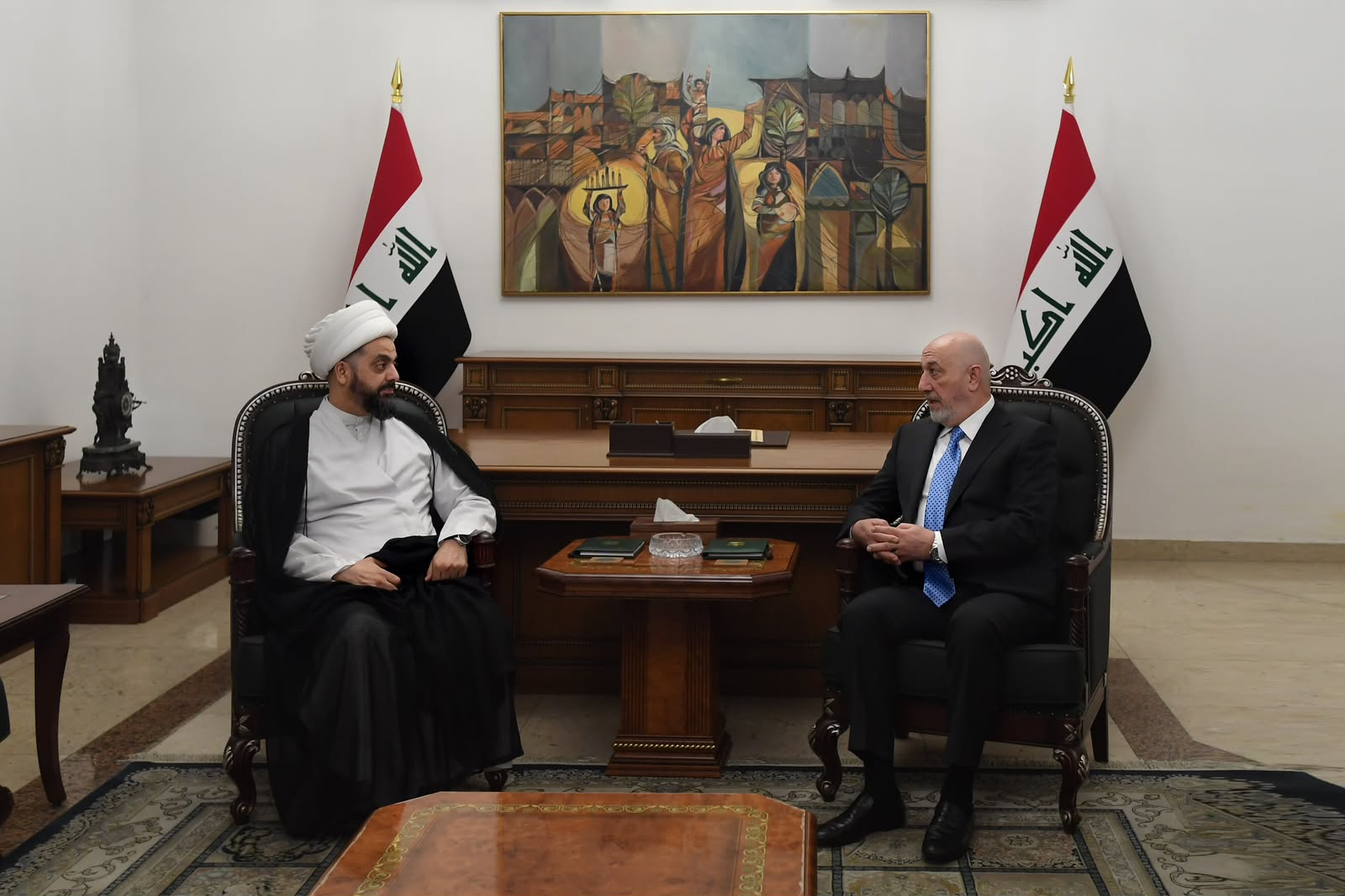 رئيس الجمهورية يبحث مع الشيخ الخزعلي تطورات الأوضاع وأبرز المستجدات على الساحة الوطنية