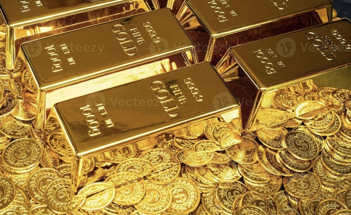 الذهب يرتفع مدعوما بتراجع الدولار وانخفاض اسعار النفط