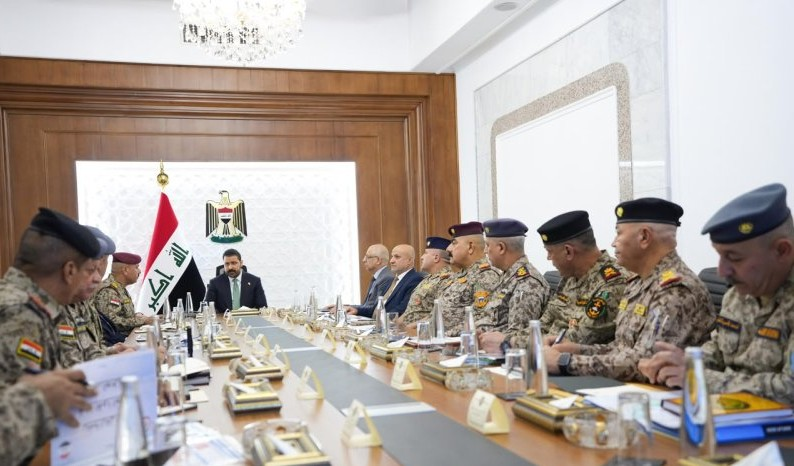 القائد العام للقوات المسلحة يوجه برفع الجاهزية القتالية الى اعلى المستويات