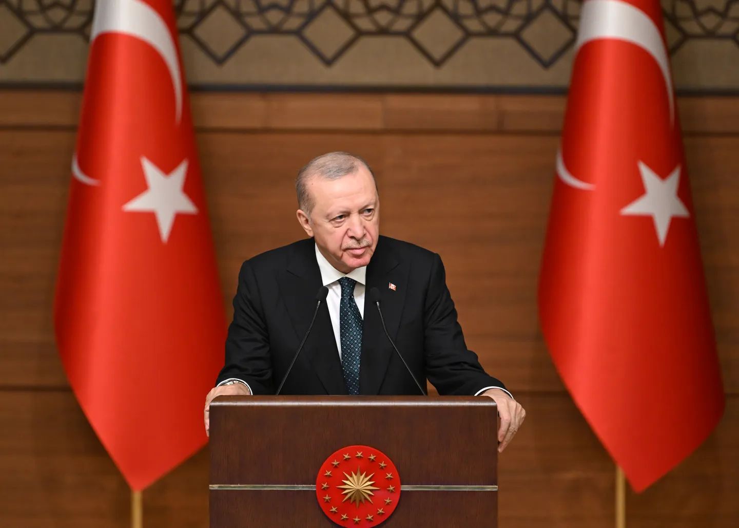 أردوغان يؤكد نجاح حكومته في إبقاء تركيا بمنأى عن الصراعات الدائرة بالمنطقة