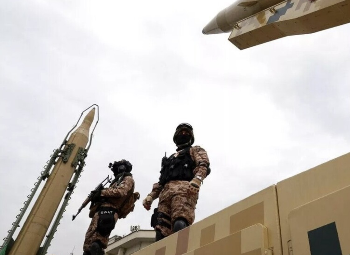 رداً على “أم القنابل” الأمريكية.. إيران: لدينا “جدة القنابل”